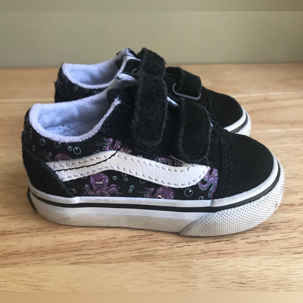 Vans Toddler Old Skool Velcro Glow Octopus Shoes Black/Purple Size: US 4 EUR 19